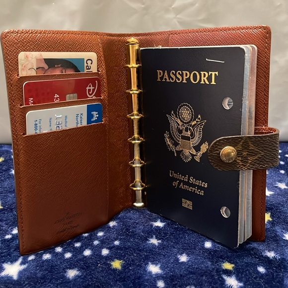 Louis Vuitton Monogram PM Agenda - Picture 4 of 15